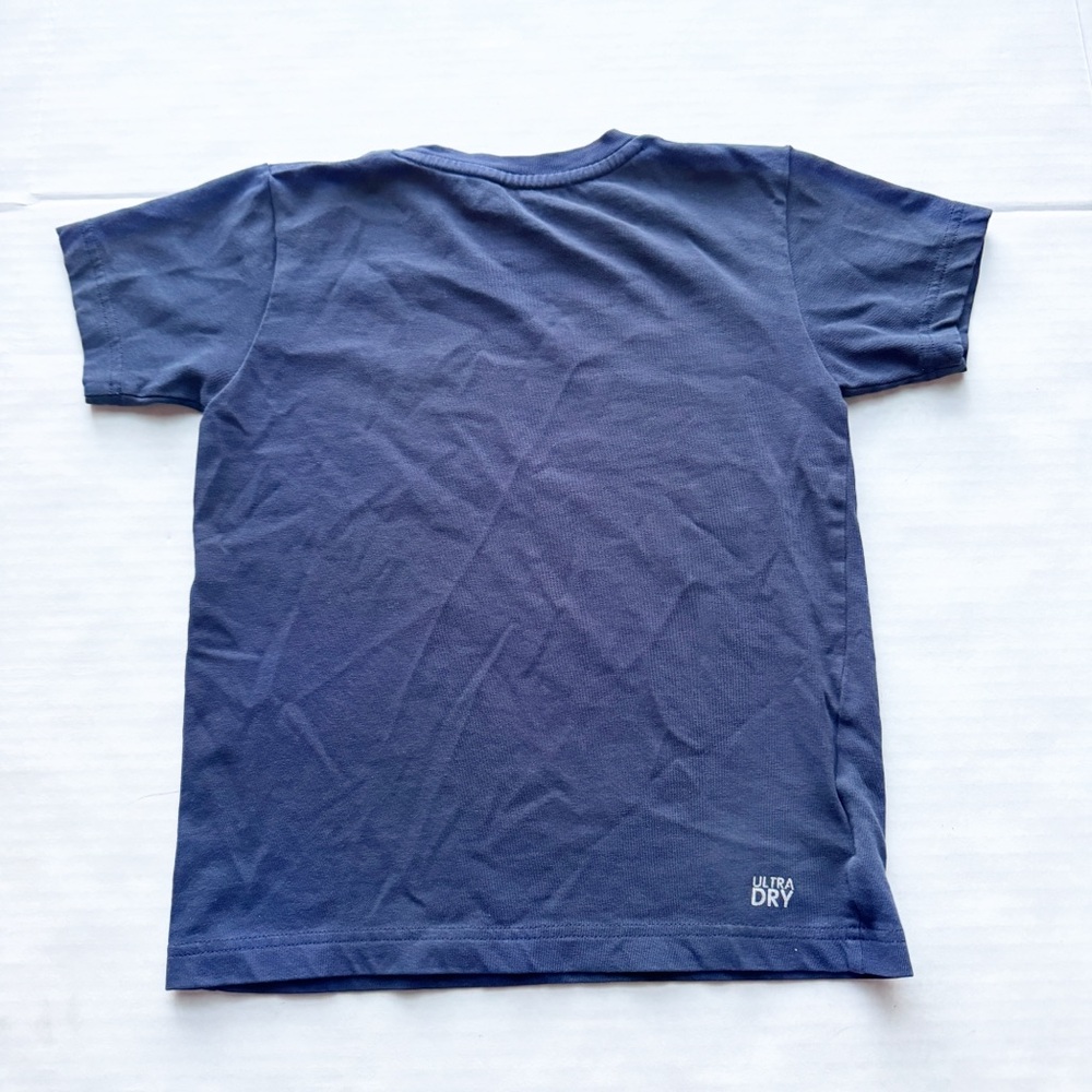 Lacoste Boy’s Ultra Dry Sports T-shirt and
Tommy Hilfiger T-Shirt in Grey - Picture 13 of 16
